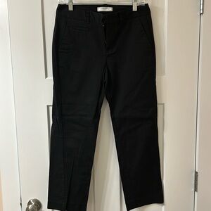 Women’s Stretch capris.